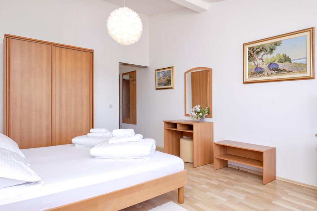 Ferienwohnung Big Blue Jelsa  Exterior foto