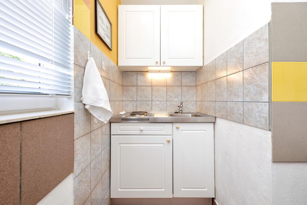 Ferienwohnung Big Blue Jelsa  Exterior foto