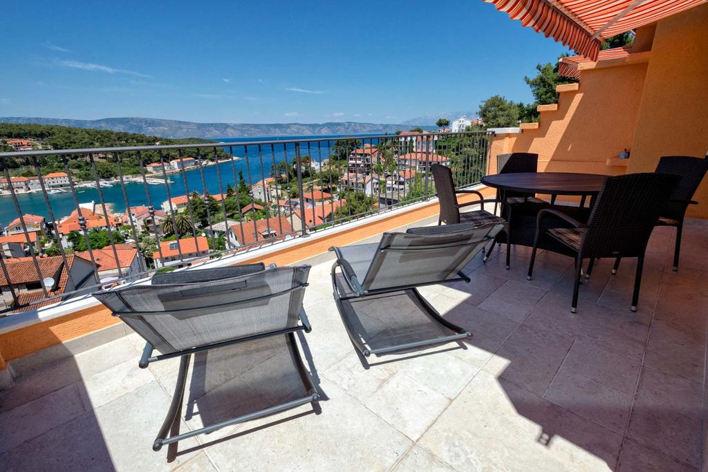 Ferienwohnung Big Blue Jelsa  Exterior foto